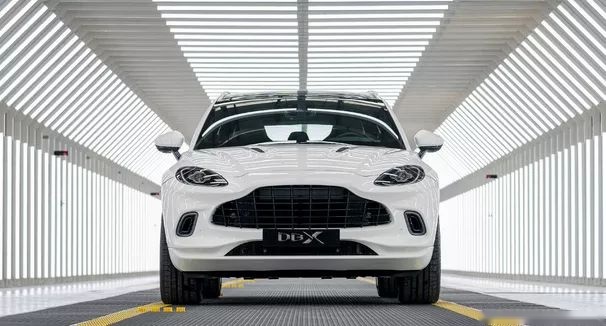 最新车讯：特斯拉Model 3获补贴，领克05正式亮相！