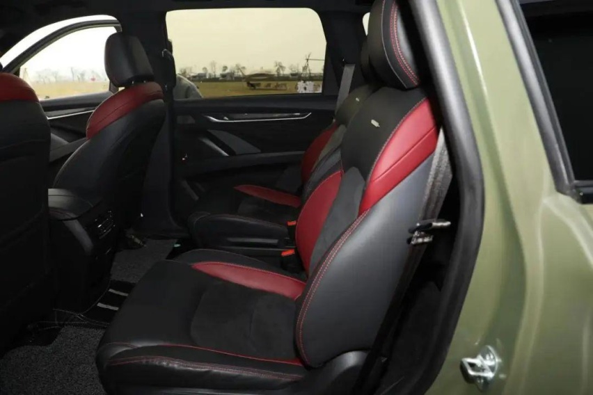 30万你能买到块头最大的4款SUV，车长超5米，6/7 座任选
