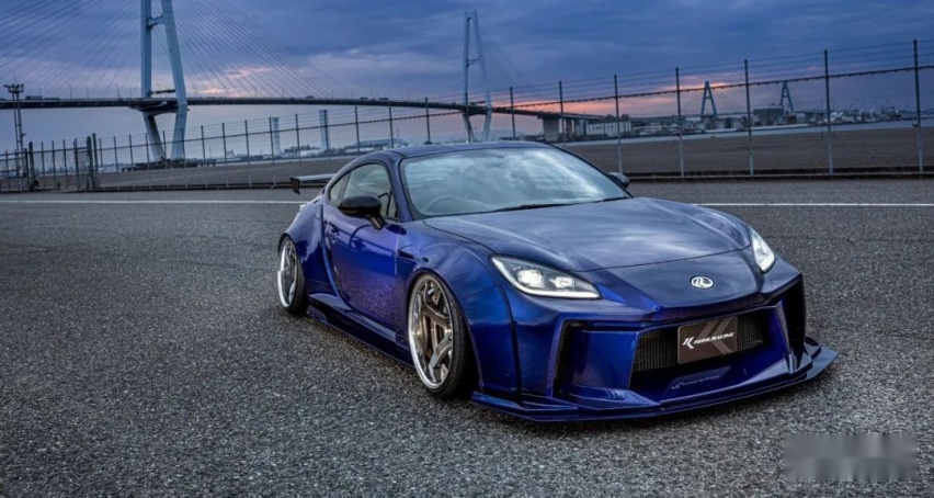 KUHL改装宽体GR86/BRZ，风格神似2000年初的《极品飞车》