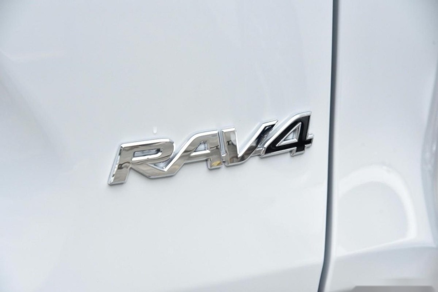 新一代丰田RAV4渲染图曝光，前脸逐渐汉兰达化，动力会作何改动？