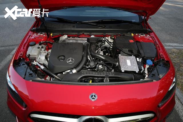 奔驰A 180两厢版正式上市 售23.28万元