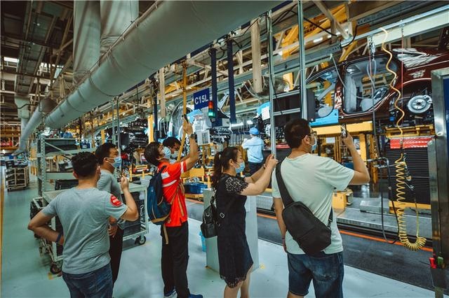 试驾锐际：除了耍帅，它还是一台会劈弯、漂移的四驱车
