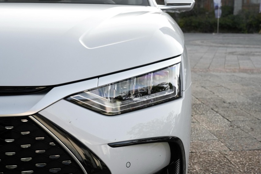 汉DM-i荣耀版对比雅阁e:PHEV，你更喜欢哪一款？