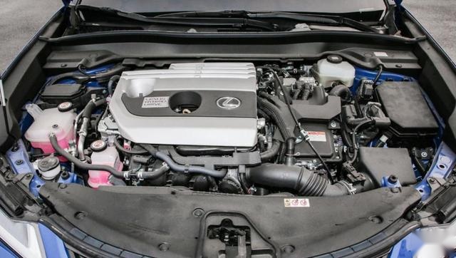 雷克萨斯UX，一台卖着豪华中型SUV价格的“伪豪车”！