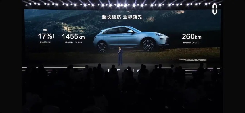 25.98万起！续航提升至1455km，问界M5标准版开启预售