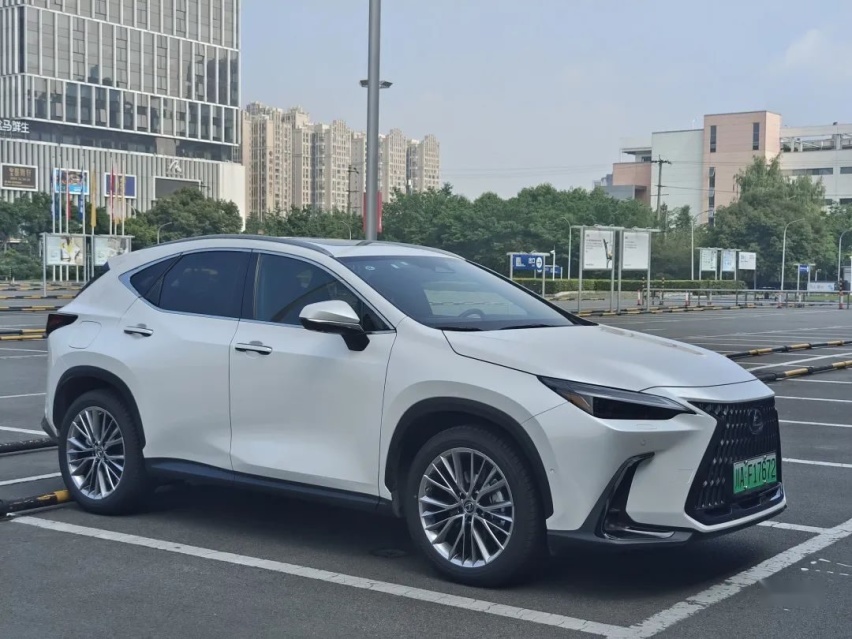 雷克萨斯NX 400h+：50万不买奔驰宝马的玄学