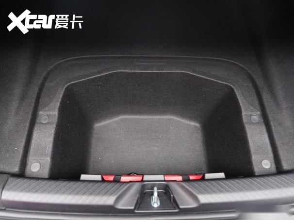 法拉利同源磁流变悬架！深蓝L06，年轻人的Dream Car？