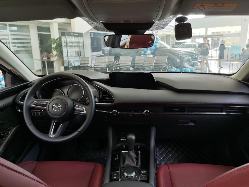 极热上市！长安马自达昂克赛拉/CX-30黑曜版登陆重庆