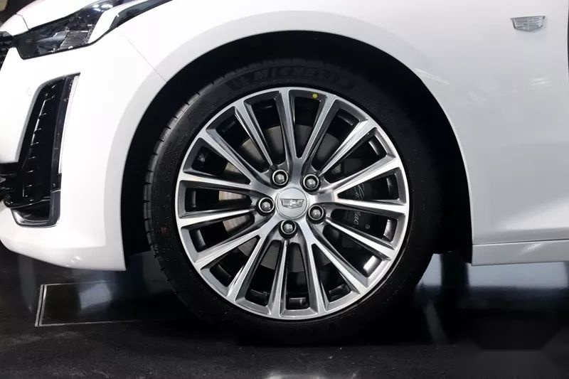 不到20万又能入手凯迪拉克大后超？CT5预售价28万起！