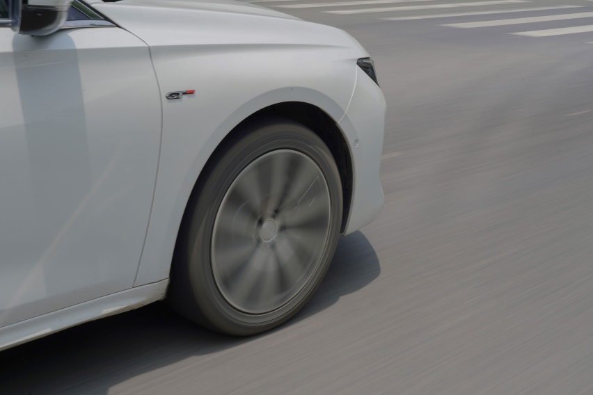 试驾标致508L：又帅又能打，这是一台我想要，它全都有的车