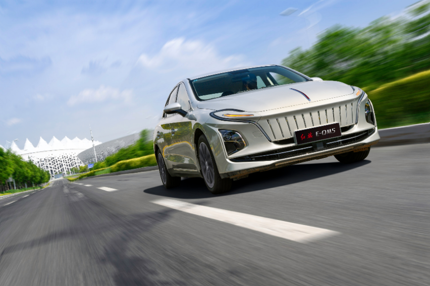 红旗E-QM5 560KM PLUS全新续航版本上市