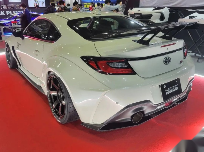 VOLTEX推出丰田GR86宽体套件，没了GReddy制约更好发挥？