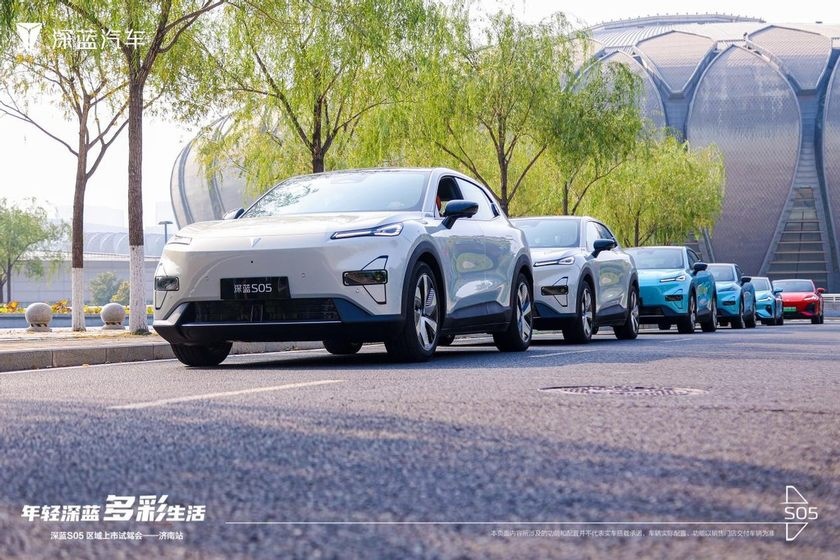 深蓝S05上市，拉满实用价值与情绪价值，价值感远超15万级SUV！