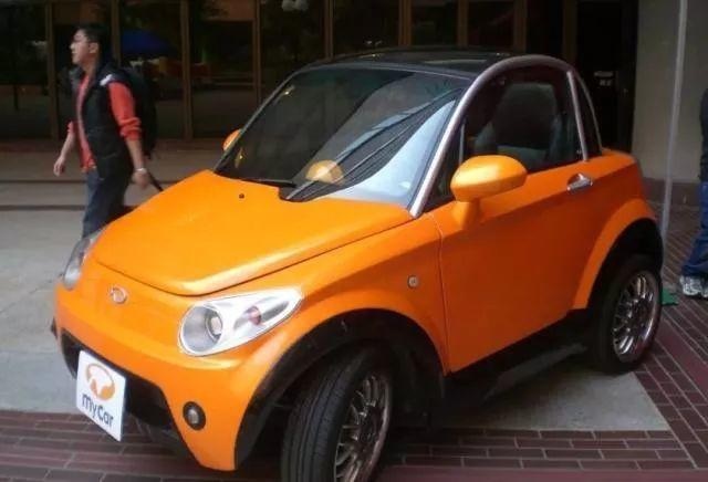 超跑品牌造出来的“老年代步车”，能打败奔驰smart吗？