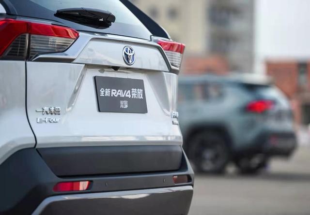 两种排量三种四驱系统，全新RAV4荣放要做专业SUV