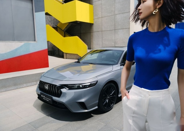 英仕派，凭啥成为都市精英群体的“Dream Car”？