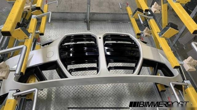 格栅和引擎盖造型独特 全新宝马M4试装车曝光