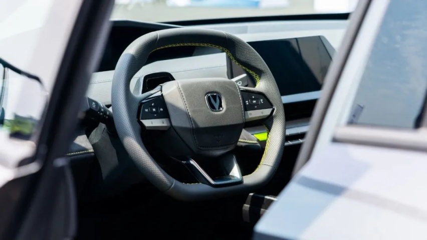 试驾长安UNI-V 2.0T，6.51秒破百，问领克03你紧张了吗？