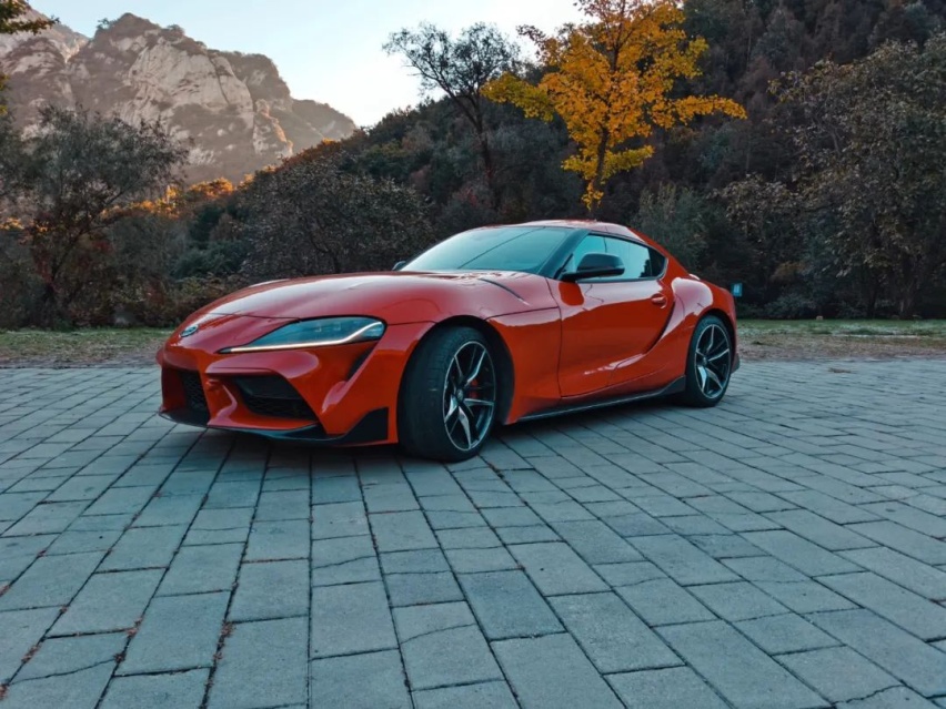 试驾丰田Supra，一代屠龙少年终成恶龙的故事