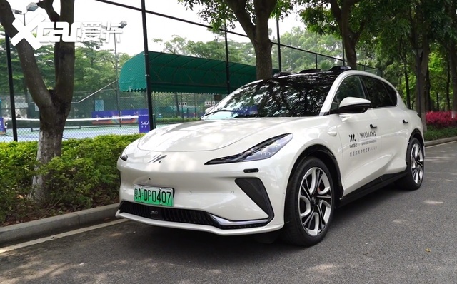 试驾智己LS7：堪称上汽集团的“救世主”，30万买它值吗？
