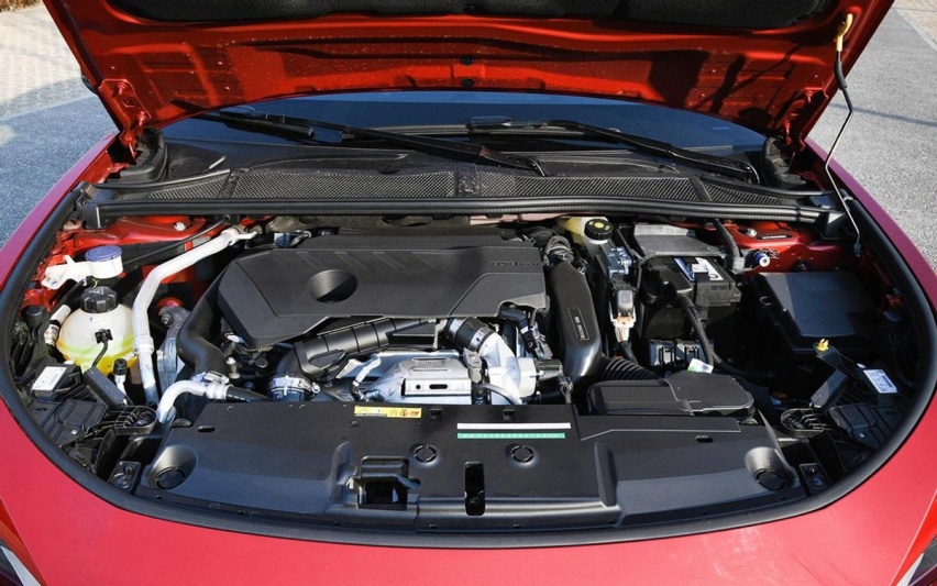 全系标配1.6T+8AT，东风标致408X将于4月上市