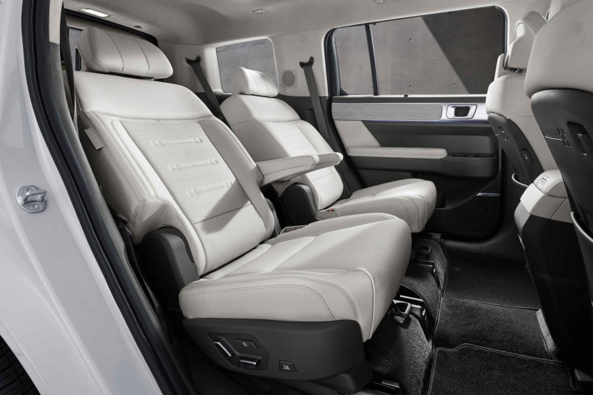 同为中型SUV，第五代胜达与大众途观L，谁更值得买？