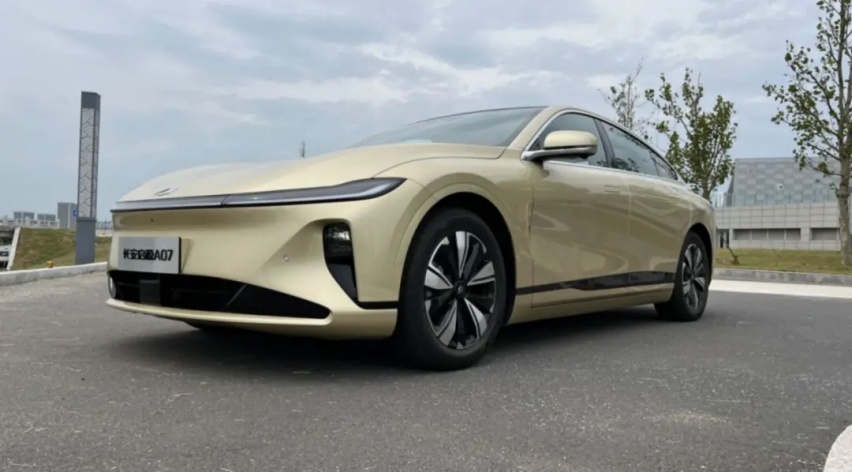 18万级数智新汽车！长安启源A07不给合资留活路？