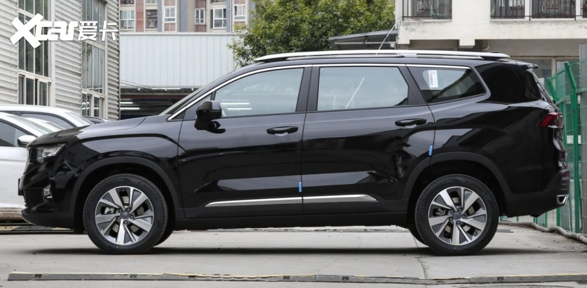 仅10万！豪华中型SUV：1.8T引擎，空间奢华，细节很细腻