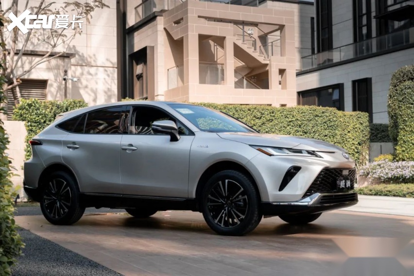 看上一辆丰田SUV 原来可以是因为气质
