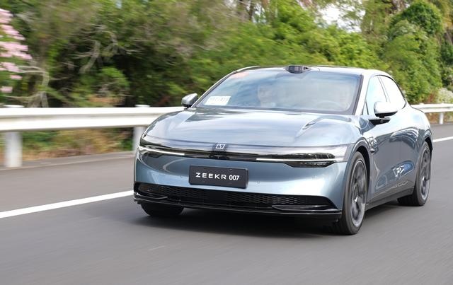 20.99万起，极氪007为何能颠覆传统豪车体验