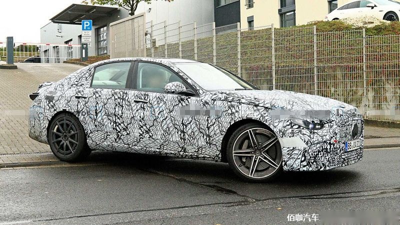 next-gen-mercedes-amg-c63-spy-photos (1).jpg