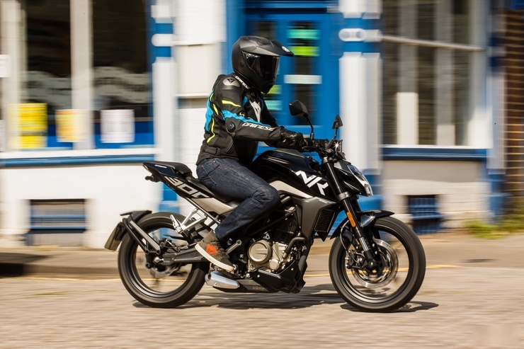 走向世界的CFMOTO 春风海外车型300NK英国测评