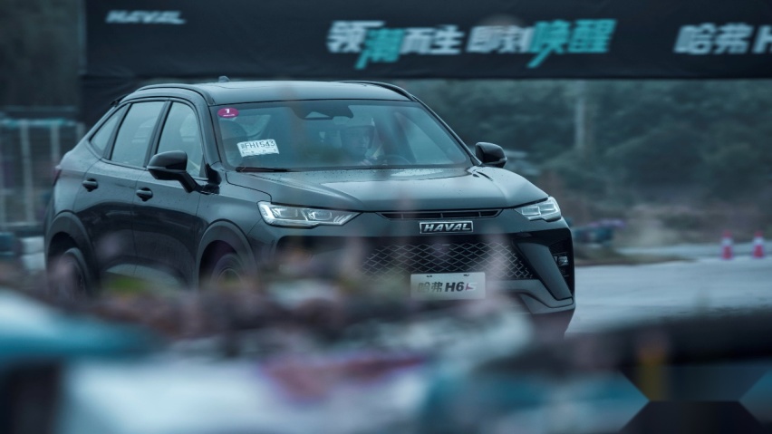 能下赛道的国民轿跑SUV 哈弗H6S试驾体验