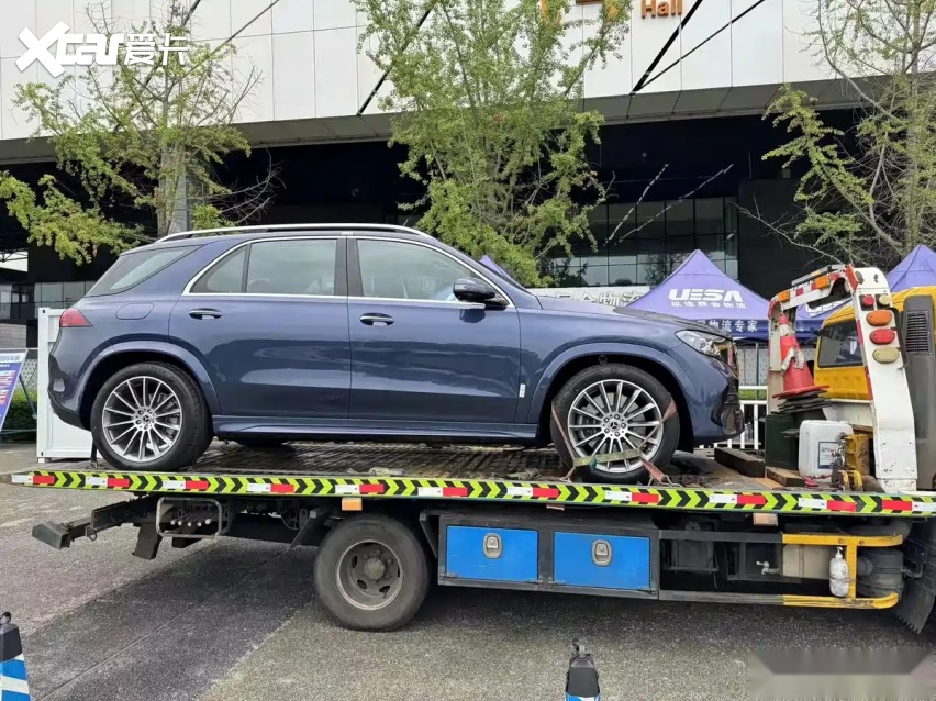 成都车展丨国产奔驰长轴GLE实车来了，车长超5米！