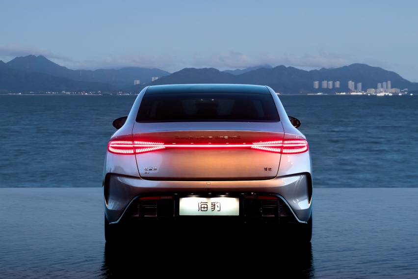 比亚迪海豹正式上市，8月开始交付，Model3的对手来了！