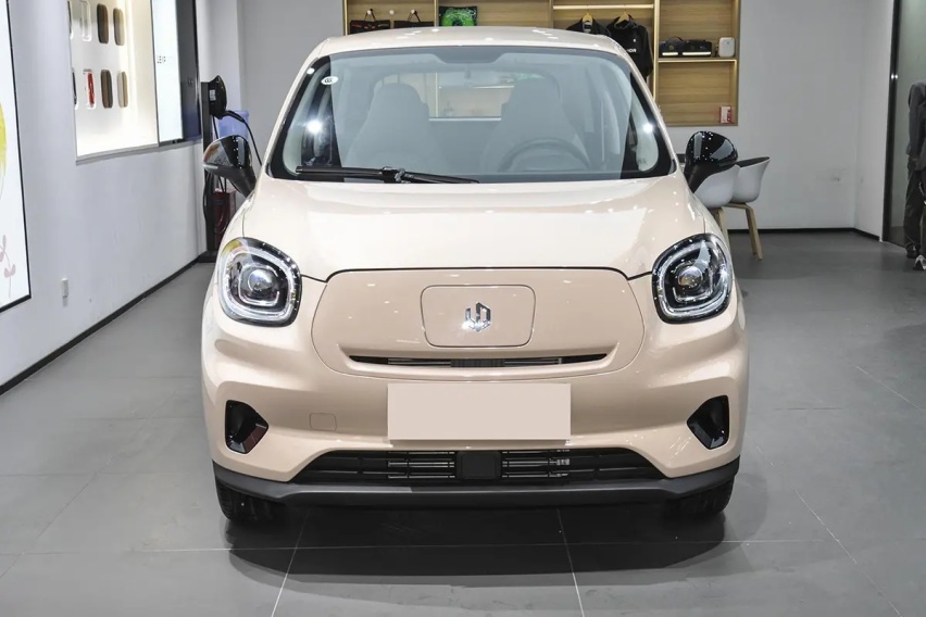 适合买菜代步的小车，零跑T03最高降1万元，5门4座，续航200km