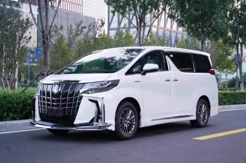 高端豪华MPV新车不断，花50万选国产旗舰还是100万选保姆车？