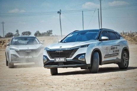 混版、混动版、燃油版全都有，东风风神发起又一轮反击：全新SUV“皓瀚”