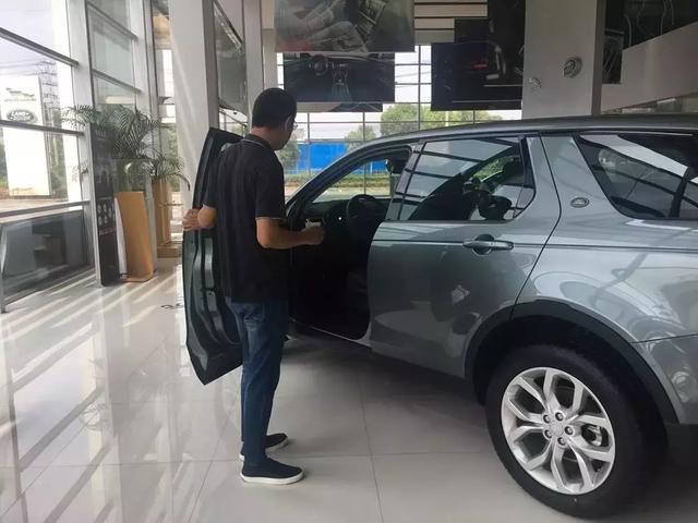 （长文预警）为告诉你30万能买到啥样的SUV，我们跑了5家店