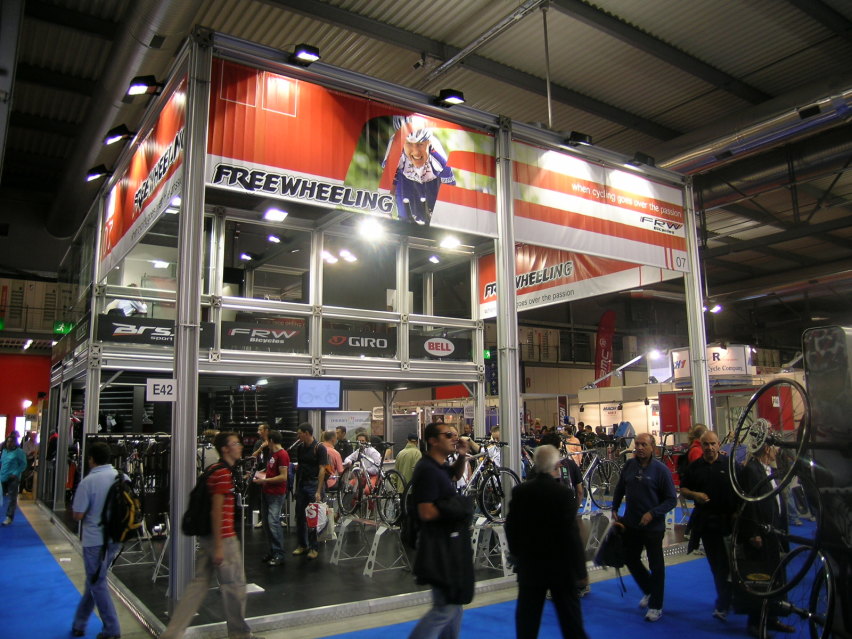 意大利三大自行车品牌巨头FRW辐轮王闪亮登场一位难求的进博会