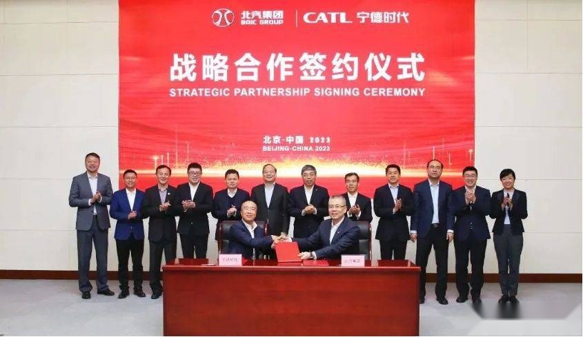 新能源车投诉增长近63%；特斯拉车主成功解锁他人Model 3