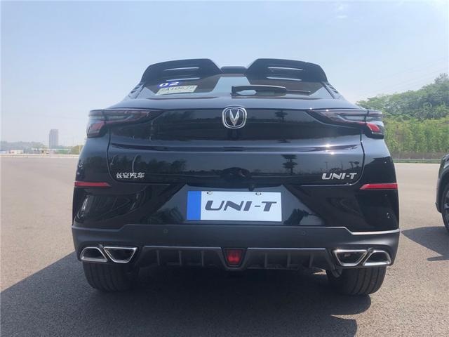 试驾长安UNI-T：7.57s破百，能“文”能“武”