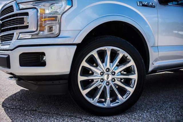北美试驾福特三剑客，Mustang、F-150 LTD、2020款探险者