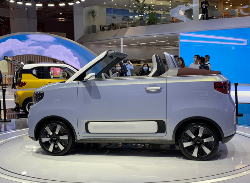 上海车展：五菱宏光MINI EV敞篷版亮相