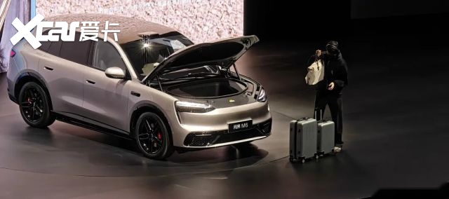 华为一口气甩出五张王炸！从22万到50万包场新问界M9领衔(图27)