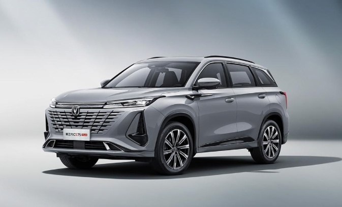 “明日座驾”焕新生，第三代CS75PLUS实力再跃升，选它就对了！