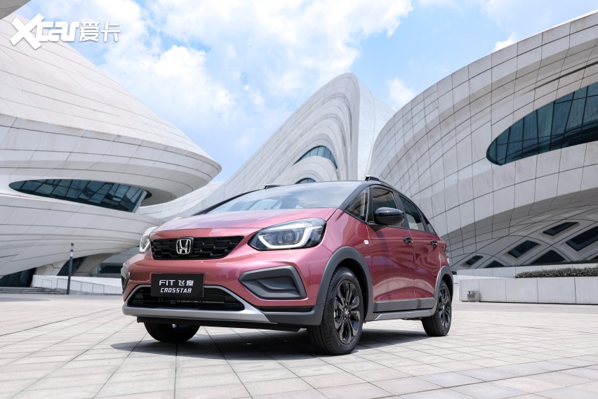 68万起询底价曾几何时,飞度这款小车一直被人们称作"平民超跑",这还是