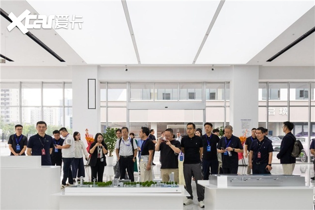 走进梦马汽车小镇:2026汽车新质生产力典型案例调研活动在杭举行