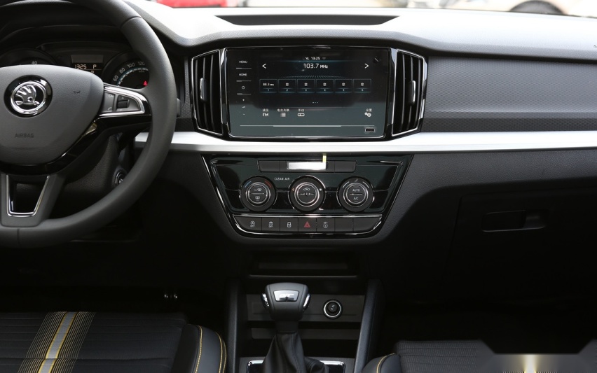 最厚道的德系SUV,入门就配8寸大屏,油耗5.8L,不足9万