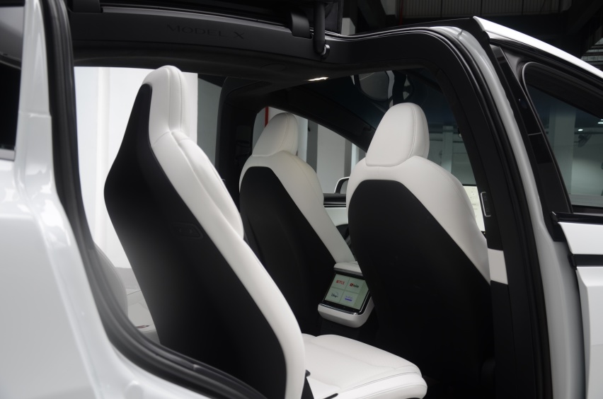 静态感受特斯拉Model S Plaid，静若处子的极简，动如脱兔的张